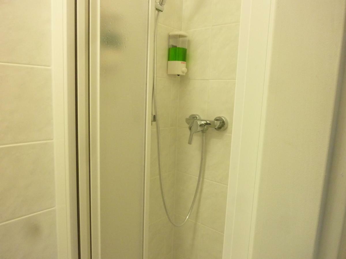 Apartman Van Ng Praga Exterior foto